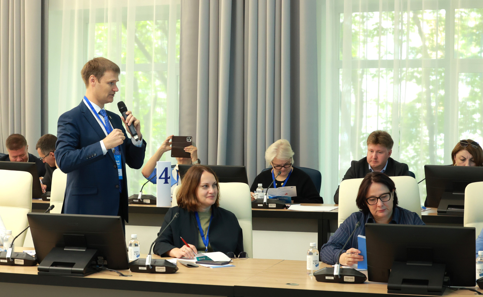 круглый стол 1 (5).jpg